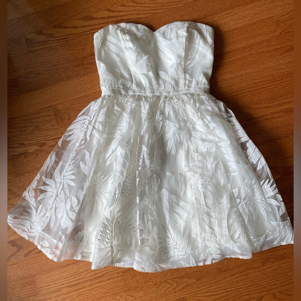 Guess White Strapless Dress